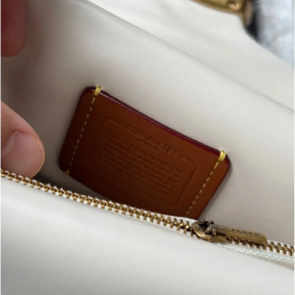 Coach white leather chain bag - Picture 9 of 12